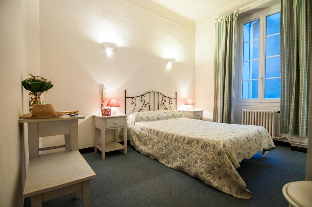 Hotel Restaurant Le Central Châteaurenard Kültér fotó
