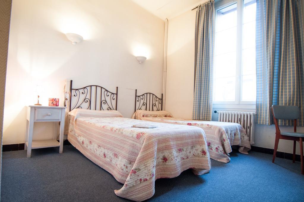 Hotel Restaurant Le Central Châteaurenard Kültér fotó